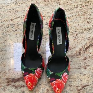 Steve Madden Floral Heal